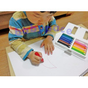 (激安低至5折) Kumon 公文 兒童 三角軸彩色蠟筆 14色 (適合2歲以上) (日本直送) D